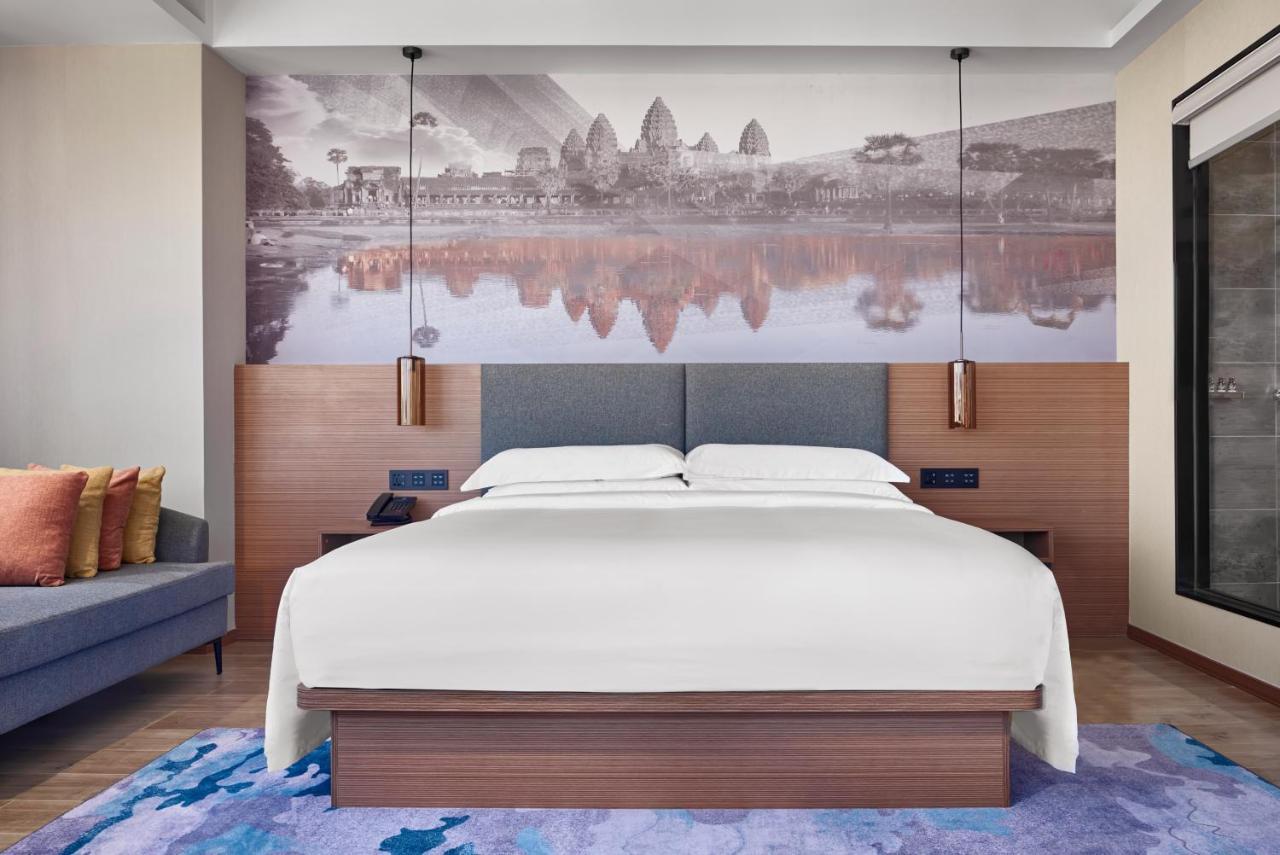 Aurea Central Hotel พนมเปญ ภายนอก รูปภาพ