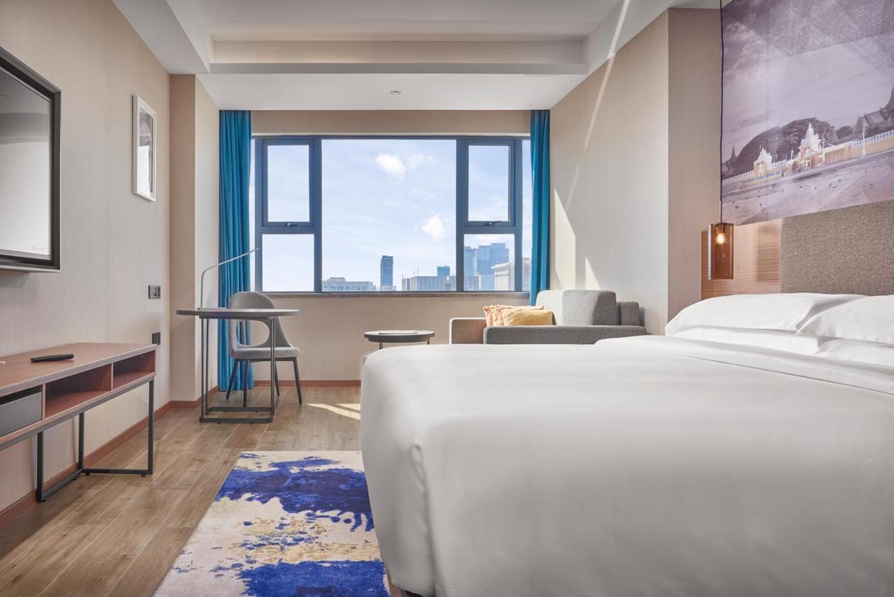 Aurea Central Hotel พนมเปญ ภายนอก รูปภาพ