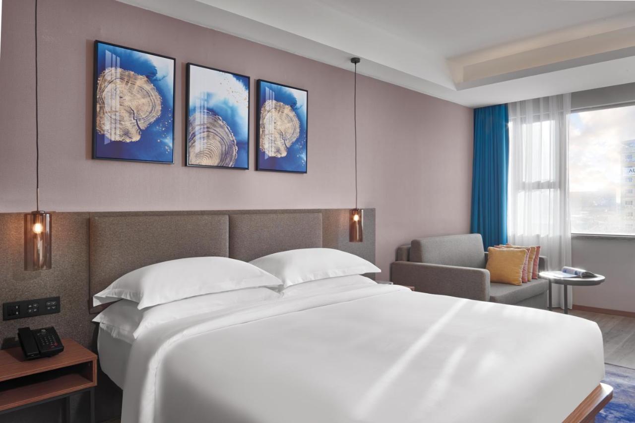 Aurea Central Hotel พนมเปญ ภายนอก รูปภาพ