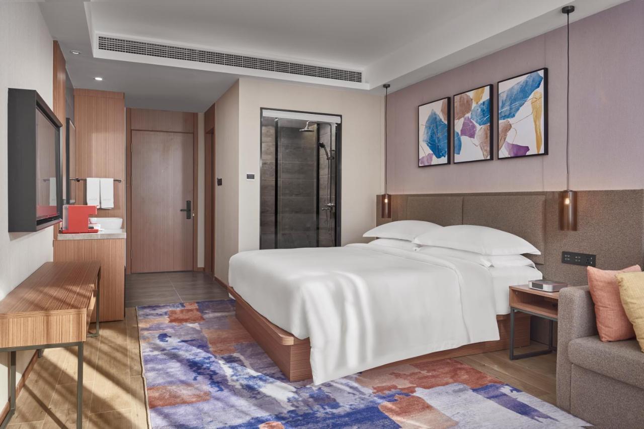 Aurea Central Hotel พนมเปญ ภายนอก รูปภาพ